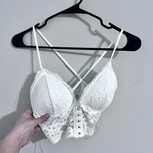 Bozzolo white lace cross back minimalistic bralette